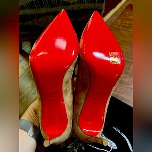 Christian Louboutin 85mm Kate Pump. Size 38.